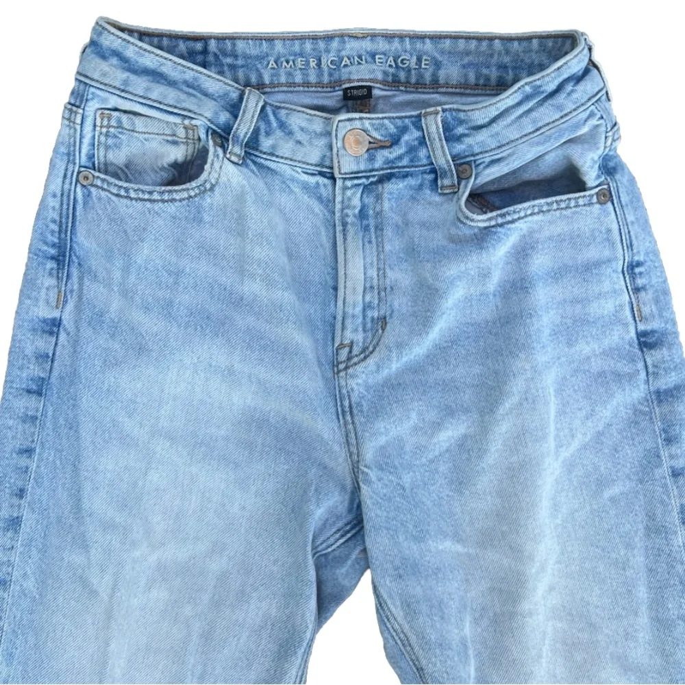 American Eagle Jeans Women’s Size 4 Regular Light Blue High Rise Mom Strigid - Picture 2 of 8